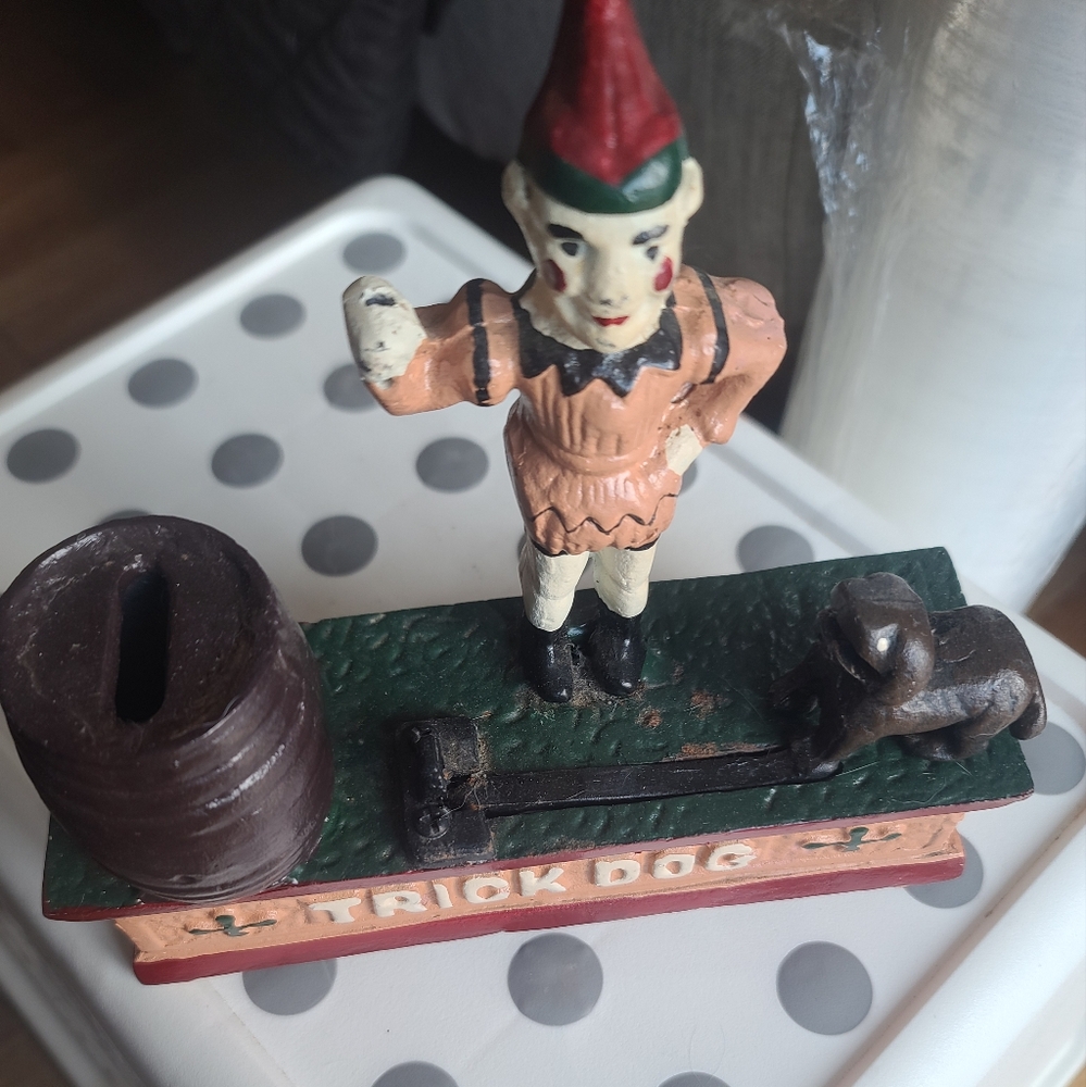 Vintage repo cast iron trick dog Bank